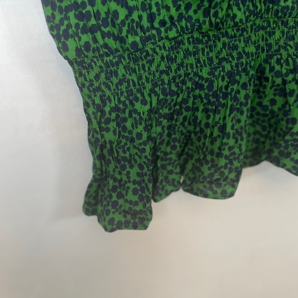Green Long Sleeve Printed Peplum Top - Picture 8 of 14